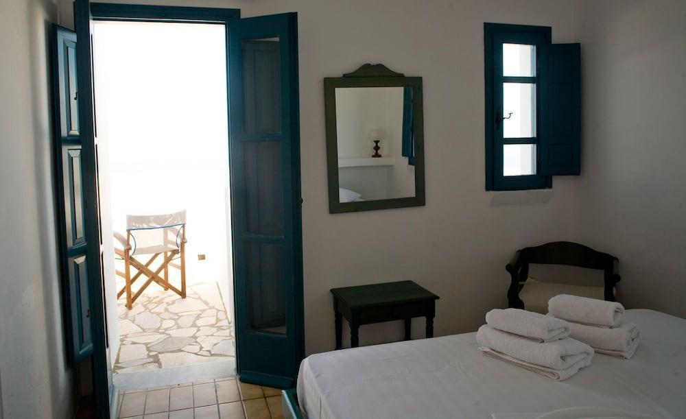 Oia'S Sunset Hotel Exterior photo