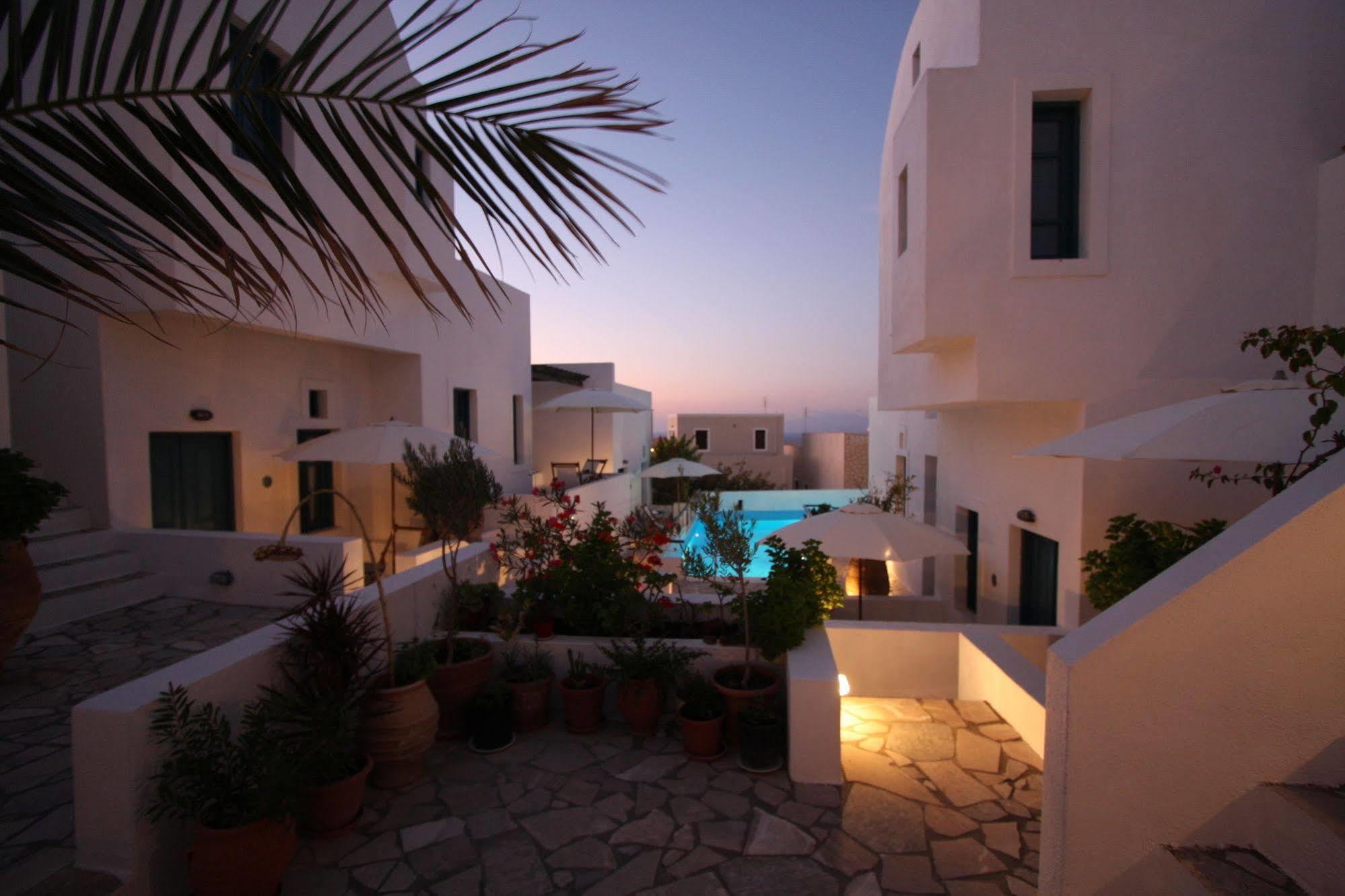 Oia'S Sunset Hotel Exterior photo
